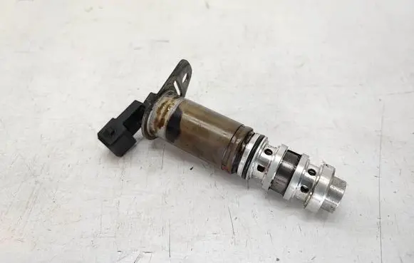 BMW 3 E92 E93 Camshaft vanos timing valve 7584115