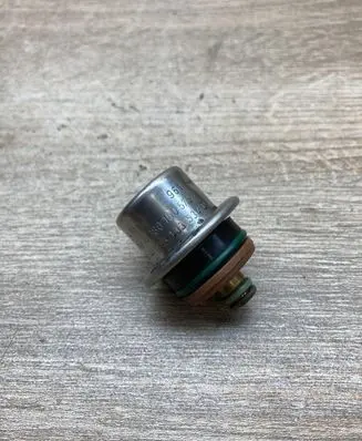 Audi A4 S4 B6 8E 8H Fuel pressure sensor 078133534C 0280160575