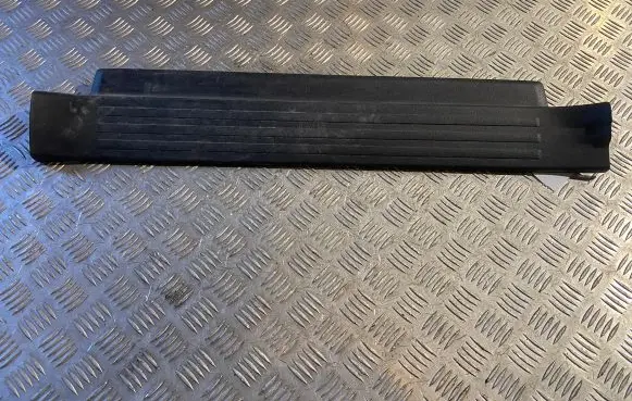 Front sill trim cover