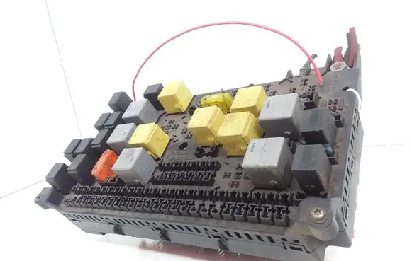Mercedes-Benz ML W163 Fuse module 1635450205 08200101 A0025421419