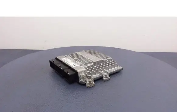 Volvo V50 Engine control unit/module ECU 31211071AA