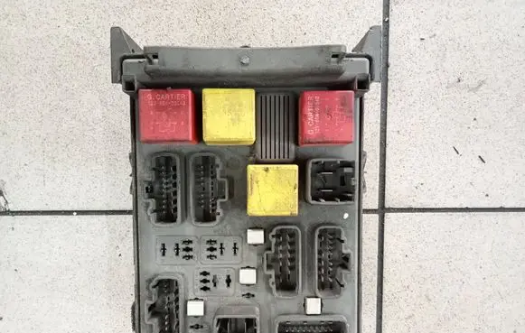 Renault Espace IV Fuse box cover 081748 518831003 8200004201E