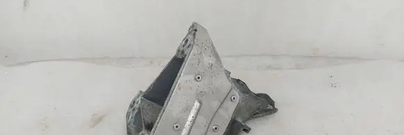 BMW 5 E60 E61 Engine mounting bracket 6774178 692801