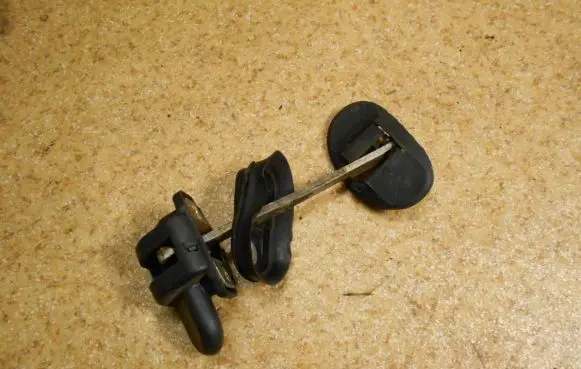 Maserati Quattroporte Rear door check strap stopper