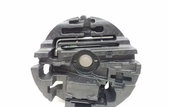 Mercedes-Benz GL X164 Tool set A1648901614