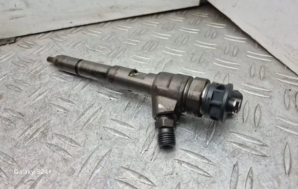 Fuel injector