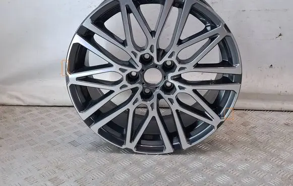 R18 alloy rim