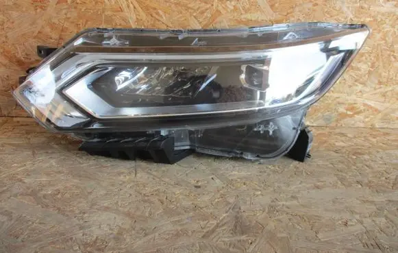 Nissan Qashqai Headlight/headlamp 10019011