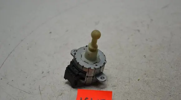 Headlight level adjustment motor