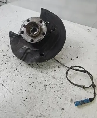 BMW X3 E83 Front wheel hub