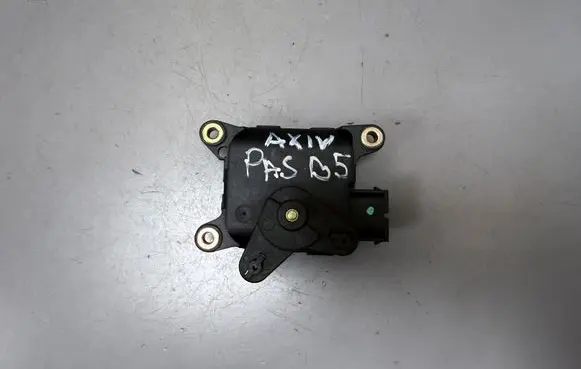 Volkswagen PASSAT B5 Air flap motor/actuator 8D1820511B 0132801116 740225693F