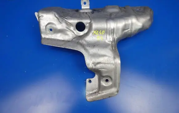 Volvo XC40 Heat shield in engine bay 31361957
