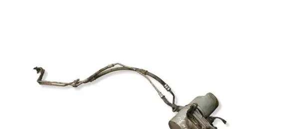 Ford Focus C-MAX Power steering pump 4M513K514BD