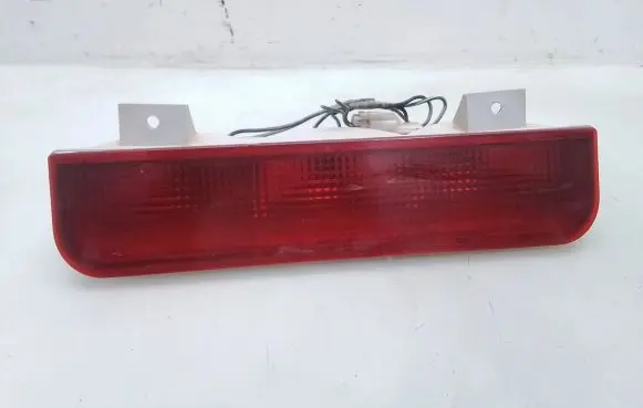 Third/center stoplight