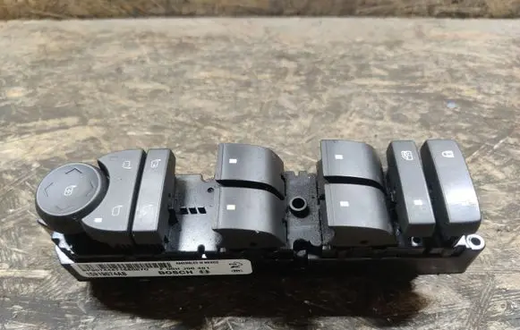 Cadillac SRX Electric window control switch 15919074AB
