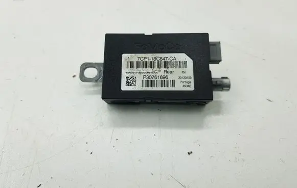 Ford Focus Aerial antenna amplifier 7CP118C847CA P30761696