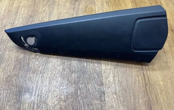 Coupe rear side trim panel