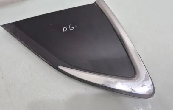 Hyundai Tucson TL Rear side window