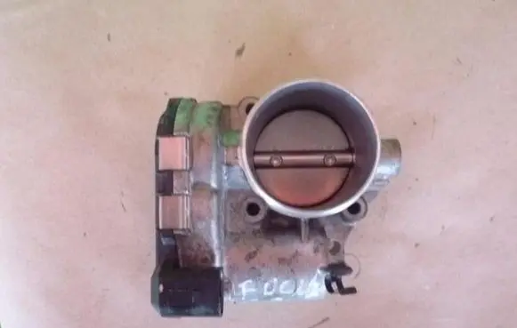 Ford Focus Throttle body valve 7S7G9F991CA VD096