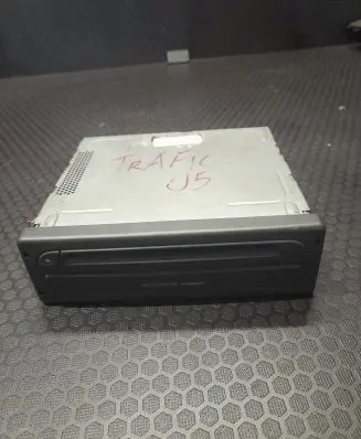 Renault Trafic II (X83) Navigation unit CD/DVD player 8200339751 0123456789 8200339775