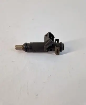 Audi A4 S4 B6 8E 8H Fuel injector 06B133551T