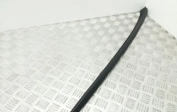 Seat Ibiza IV (6J,6P) Windshield trim 6J0854320