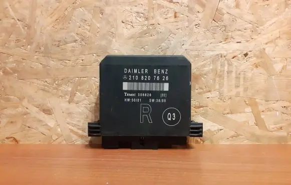 Mercedes-Benz E W210 Door control unit/module 1559 2108207626