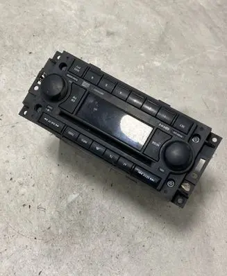 Jeep Grand Cherokee (WK) Radio/CD/DVD/GPS head unit P05091509AH 0927H1362 153282KHZ