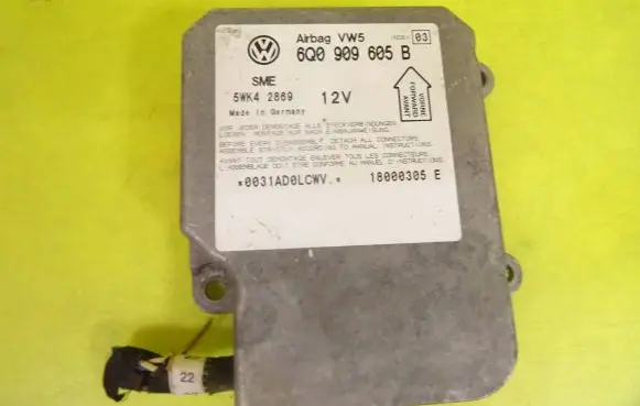 Volkswagen PASSAT B5 Airbag control unit/module 6Q0909605B