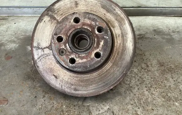 Front wheel hub