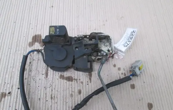 Honda Accord Front door lock