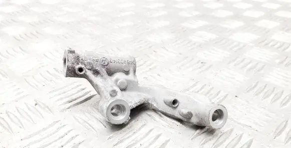 Skoda Fabia Mk3 (NJ) Generator/alternator bracket 04B903143