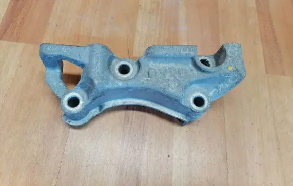 Citroen C4 Grand Picasso Engine mounting bracket 9673585780