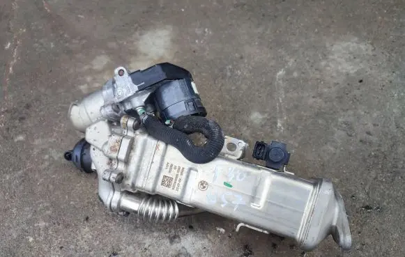 BMW 3 F30 F35 F31 EGR valve 11717823210 7822350