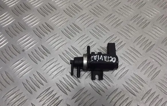 Skoda Octavia Mk1 (1U) Valve vacuum 1J0906627