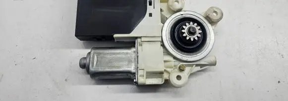 Volvo V50 Front door window regulator motor 30737675 5WK11431K 992751108