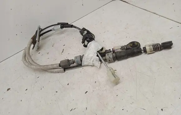 Hyundai i30 Gear shift cable linkage 43794G4400