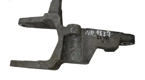 Engine mounting bracket