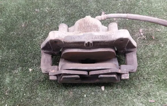 Land Rover Discovery 5 Front brake caliper VL4A426M