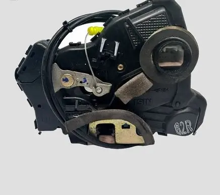 Toyota Avensis T250 Front door lock