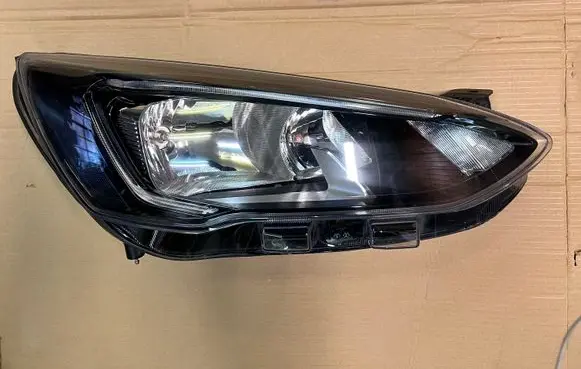 Ford Focus Headlight/headlamp JX7B13W029CE