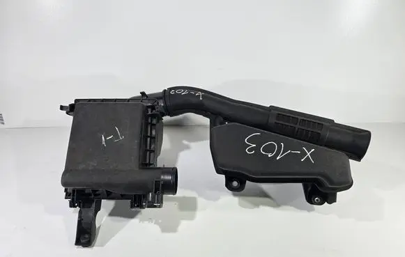 Toyota Prius (XW30) Air filter box 1781237030 1775037060