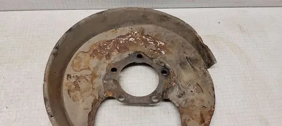Volkswagen PASSAT B5 Rear brake disc plate dust cover 