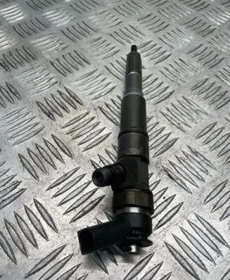 BMW X5 E53 Fuel injector 0445110131 5890 67TGL