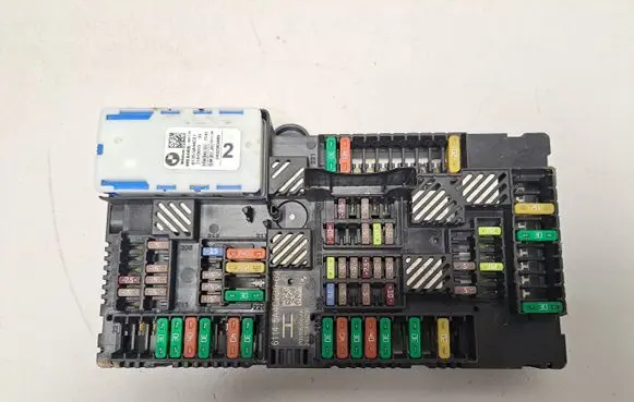 BMW 3 G20 G21 Fuse module 5A4CFB9 5A44CE1