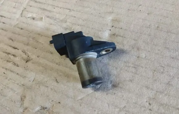 Jeep Grand Cherokee (WK) Camshaft position sensor A0031539728