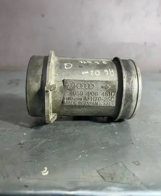 Audi A6 S6 C5 4B Mass air flow meter 059906461D AFH7025C