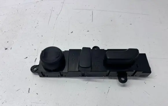 Subaru Outback (BT) Seat control switch 140819