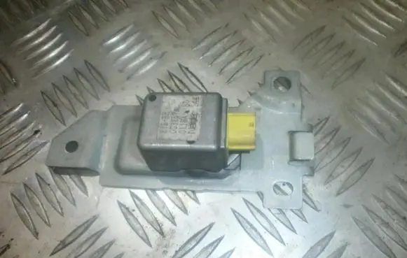 Mazda 626 Airbag deployment crash/impact sensor GG3E57K 0I18A50
