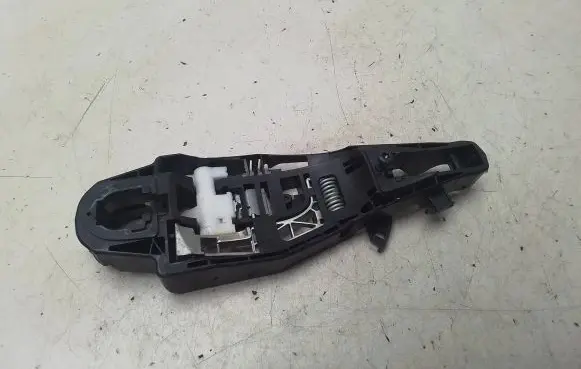 Front door exterior handle/bracket